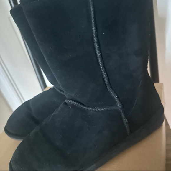 BearPaw Black Emma Short Suede Boots 608 W - Picture 2 of 10